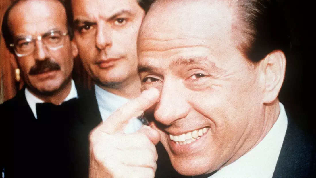 Silvio Berlusconi im Mai 1994. - Bild: ANSA/epa/dpa