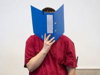 Der Angeklagte soll die Schülerin Ayleen erwürgt und in einem See versenkt haben. - Foto: Boris Roessler/dpa