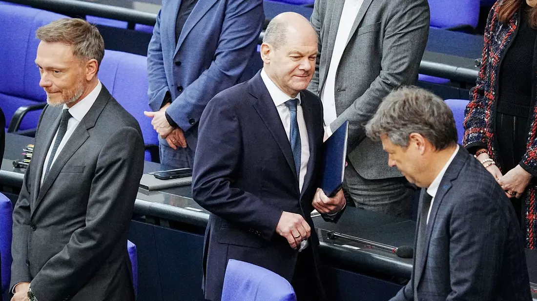 Bundeskanzler Olaf Scholz, Finanzminister Christian Lindner und Wirtschaftsminister Robert Habeck haben sich an den Beratungen zum Heizungsgesetz beteiligt. - Bild: Kay Nietfeld/dpa