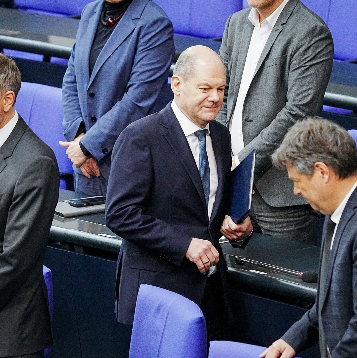 Bundeskanzler Olaf Scholz, Finanzminister Christian Lindner und Wirtschaftsminister Robert Habeck haben sich an den Beratungen zum Heizungsgesetz beteiligt. - Foto: Kay Nietfeld/dpa