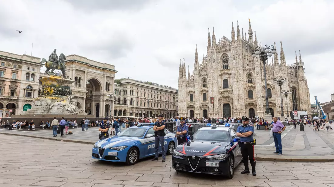 Für den früheren italienischen Ministerpräsidenten Silvio Berlusconi wird im Dom von Mailand ein Staatsbegräbnis abgehalten. - Bild: Stefano Porta/LaPresse via ZUMA Press/dpa