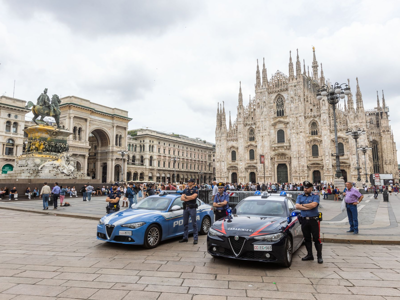 Für den früheren italienischen Ministerpräsidenten Silvio Berlusconi wird im Dom von Mailand ein Staatsbegräbnis abgehalten. - Foto: Stefano Porta/LaPresse via ZUMA Press/dpa
