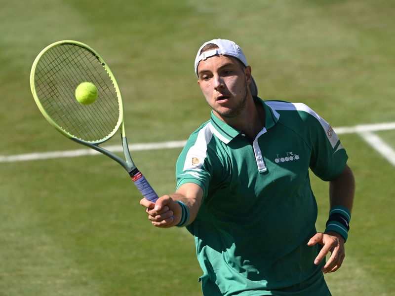 Jan-Lennard Struff in Aktion. - Foto: Marijan Murat/dpa