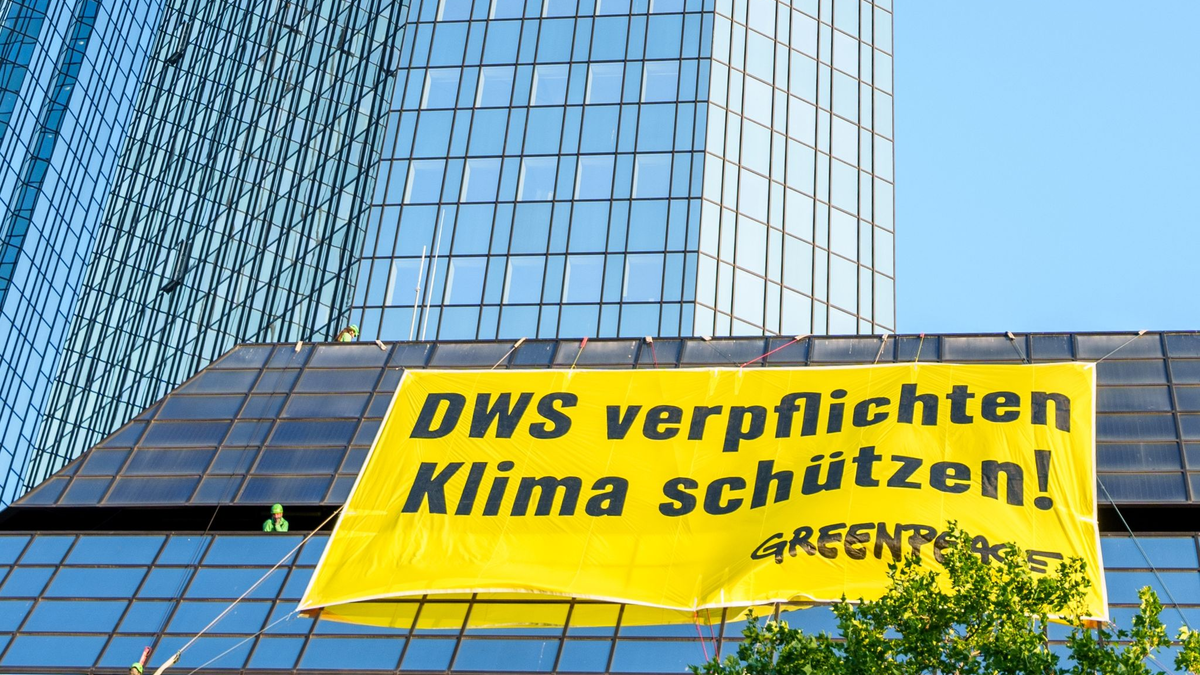 Die Deutsche Gesellschaft für Wertpapiersparen (DWS) ist verantwortlich für den Geschäftsbereich Asset Management der Deutschen Bank. - Foto: Andreas Arnold/dpa