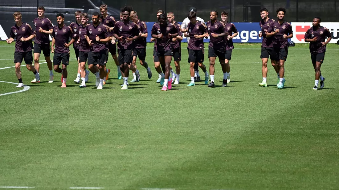 Die deutsche U21-Nationalmannschaft bereitet sich in Südtirol auf die EM vor. - Bild: Angelika Warmuth/dpa