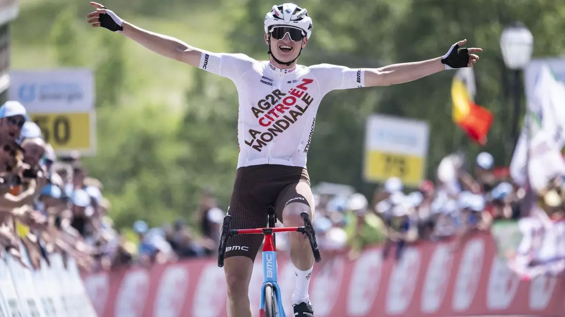 Felix Gall aus Österreich hat bei der Tour de Suisse überraschend das Gelbe Trikot übernommen. - Bild: Gian Ehrenzeller/KEYSTONE/dpa