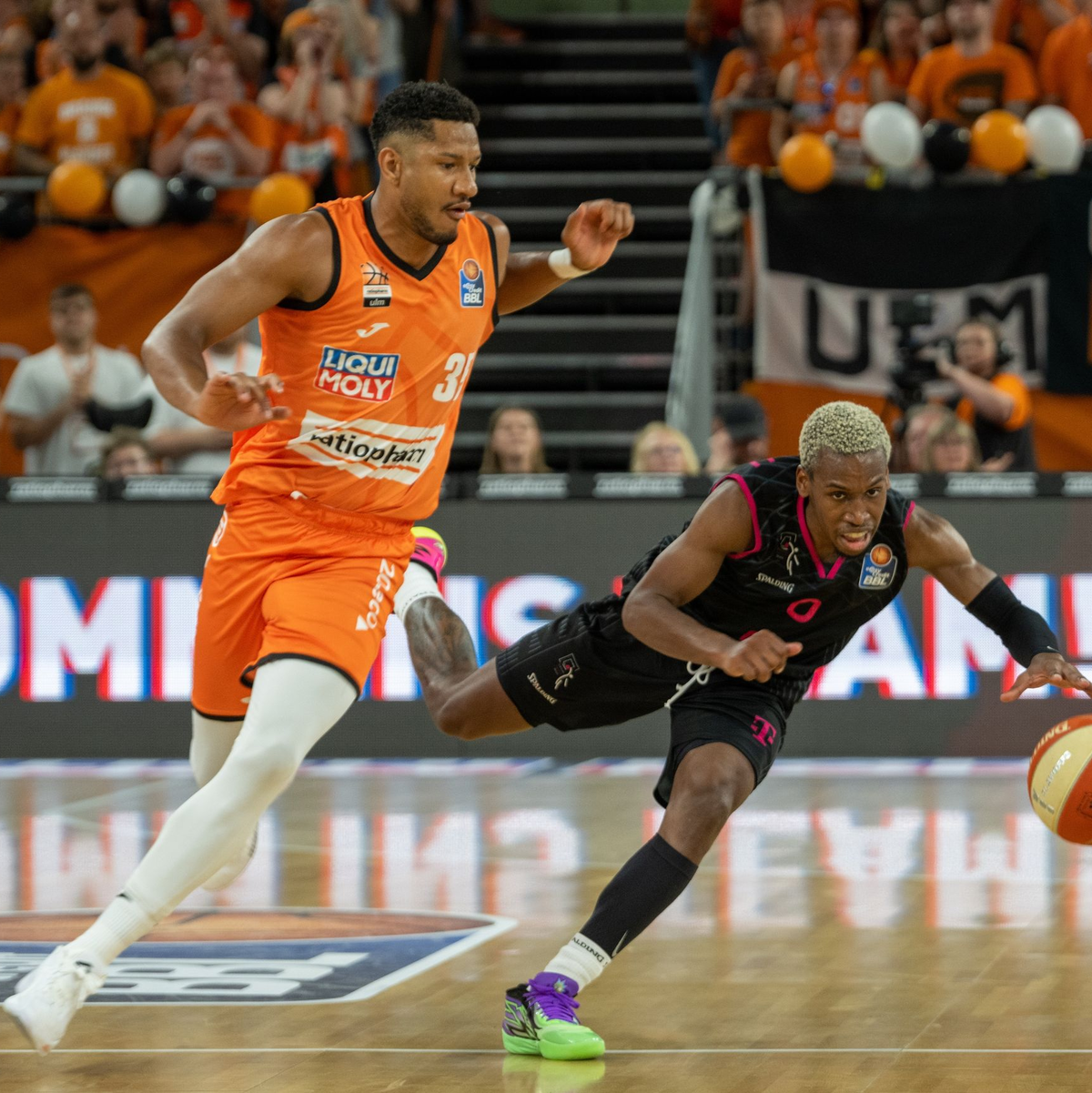 Rathiopharm Ulm schlägt die Telekom Baskets Bonn deutlich und führt nun mit 2:1 in der Finalserie. - Foto: Stefan Puchner/dpa