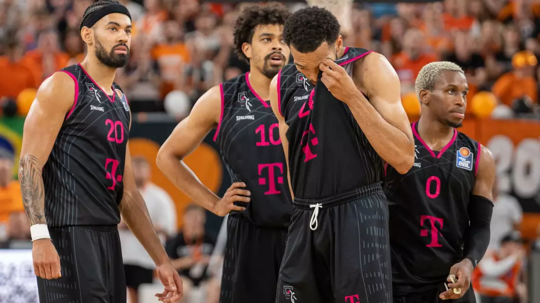 Die Telekom Baskets Bonn verlieren das dritte Spiel der BBL-Finalspiele deutlich. - Bild: Stefan Puchner/dpa