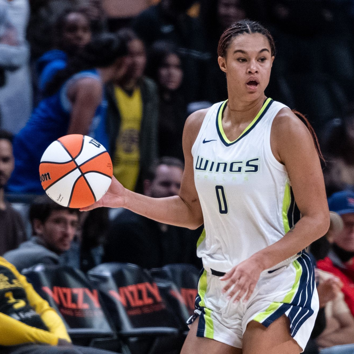 Die deutsche Nationalspielerin Satou Sabally steht mit den Wings vor dem Aus. - Foto: Maximilian Haupt/dpa