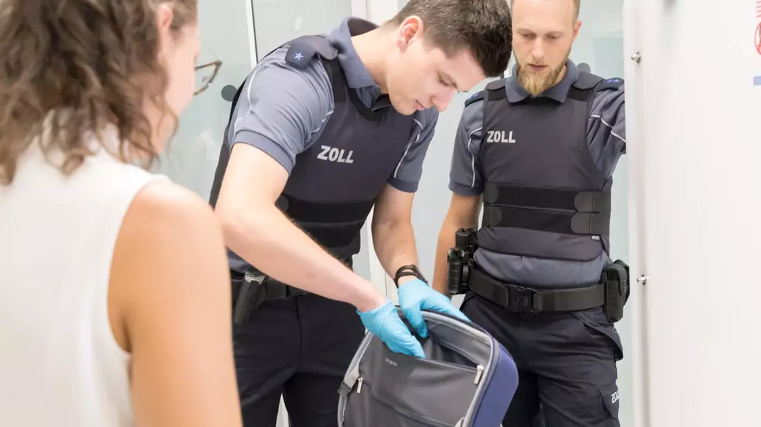 HZA-DO: Drei Aufgriffe in zwei Tagen / Zoll stoppt drei mutmaßliche Schmuggler - Bild: presseportal.de
