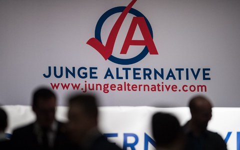 Mitglieder der Jungen Alternative bei einem Bundeskongress (Archivbild). - Foto: Maja Hitij/dpa