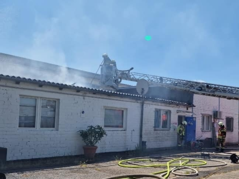 POL-ME: Hunderte Strohballen abgebrannt: Polizei bittet um Hinweise - 2502099 - Foto: presseportal.de