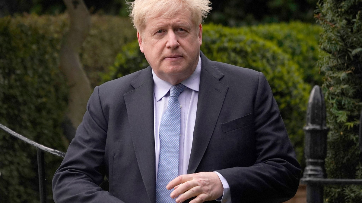 Hatte immer wieder angegeben angegeben, es habe keine illegalen Lockdown-Partys in seinem Regierungssitz gegeben: Boris Johnson: - Foto: Alberto Pezzali/AP/dpa
