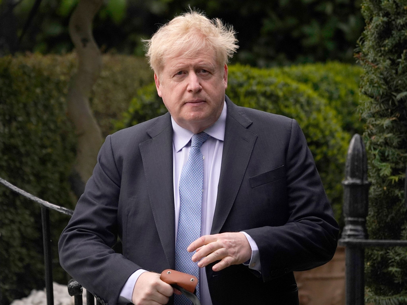 Hatte immer wieder angegeben angegeben, es habe keine illegalen Lockdown-Partys in seinem Regierungssitz gegeben: Boris Johnson: - Foto: Alberto Pezzali/AP/dpa