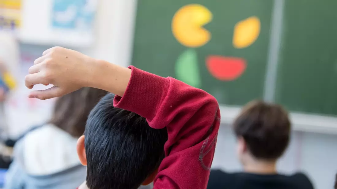 Bei der Pisa-Schuluntersuchung gab es die größte Steigerung beim Schriftverstehen bei 15-jährigen Migrantenkindern nach den USA in Deutschland. - Bild: Sebastian Gollnow/dpa