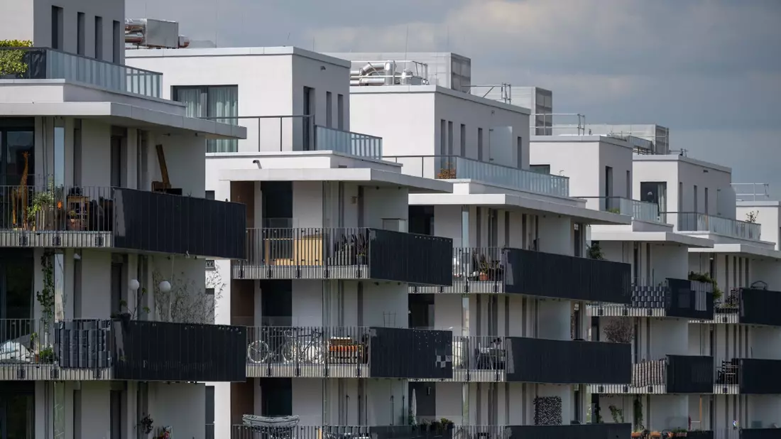Blick auf Neubau-Wohnungen im Berliner Bezirk Schöneberg. - Bild: Monika Skolimowska/dpa