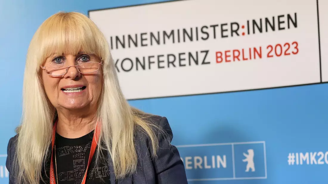 Berlins Innensenatorin Iris Spranger hat den Vorsitz bei der Innenministerkonferenz. - Bild: Jörg Carstensen/dpa