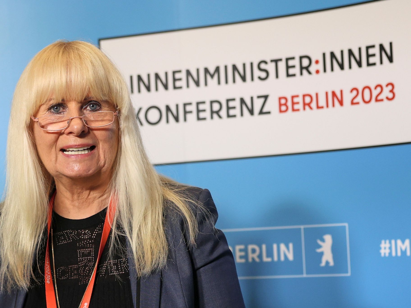 Berlins Innensenatorin Iris Spranger hat den Vorsitz bei der Innenministerkonferenz. - Foto: Jörg Carstensen/dpa