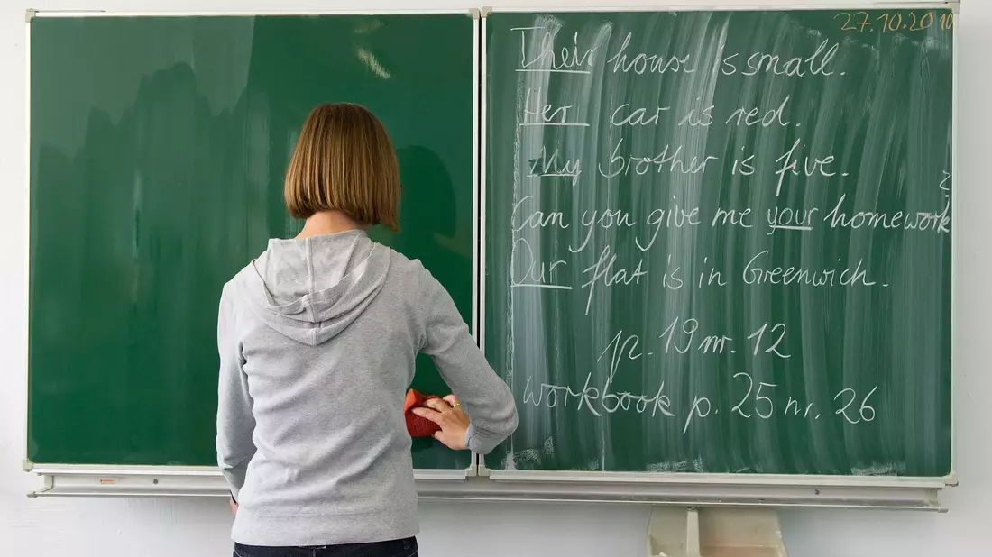 Englisch-Unterricht an einer Grundschule in Frankfurt (Oder). - Bild: Patrick Pleul/dpa-Zentralbild/dpa