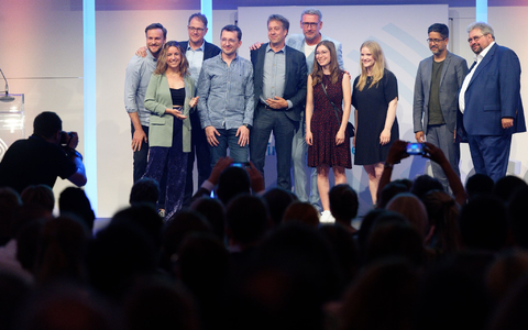 Der Grimme Online Award 2023 in der Kategorie «Wissen und Bildung» geht an das Team von «Stolpersteine NRW». - Foto: Henning Kaiser/dpa