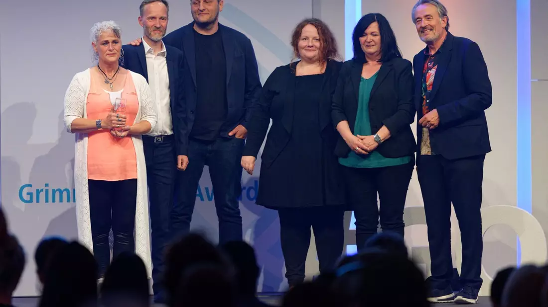Das Team von «Im Takt: Wege in den Jugendhof Turgau» erhielt den Grimme Online Award für ihr «Scrollytelling» in der Kategorie «Wissen und Bildung». - Bild: Henning Kaiser/dpa