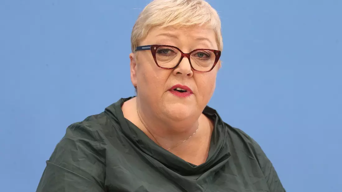 «Dieser Tag fordert uns regelrecht auf, etwas für diese Menschen zu tun, die für Freiheit und Selbstbestimmung in der DDR gekämpft haben»: die SED-Opferbeauftragte Evelyn Zupke. - Bild: Wolfgang Kumm/dpa