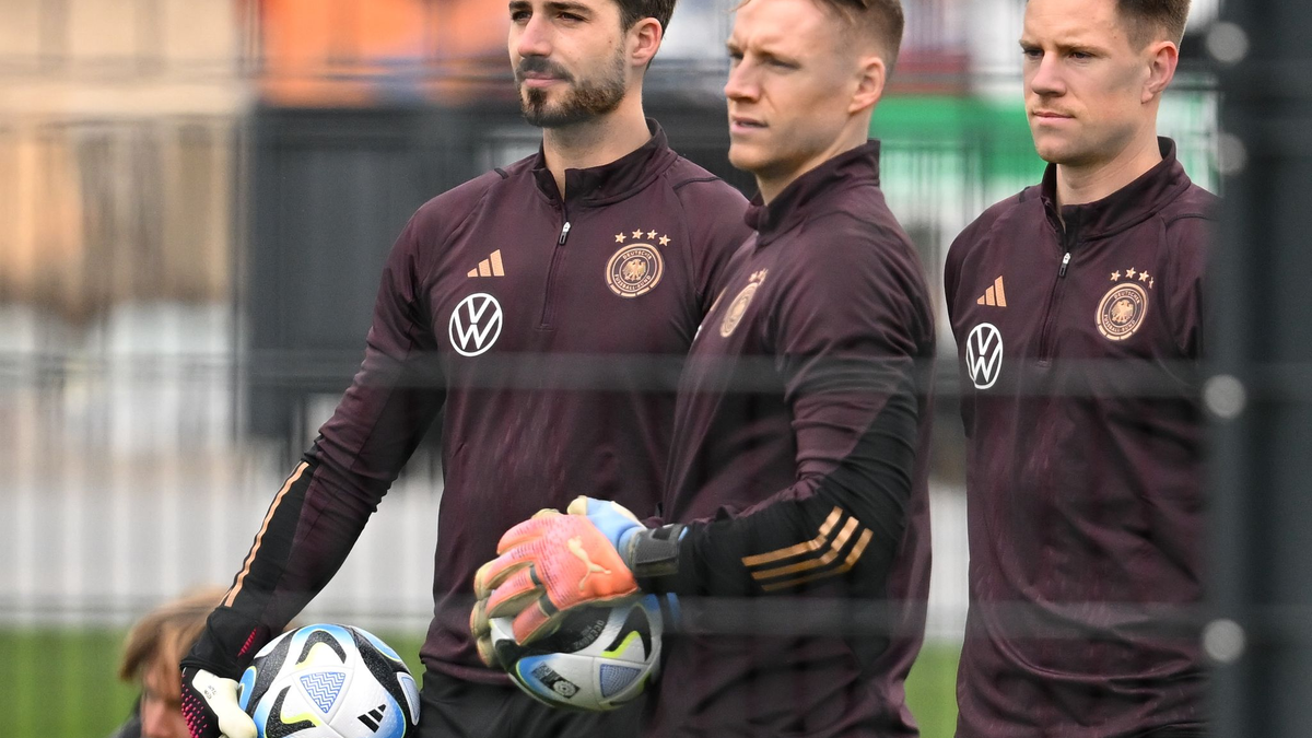 Das DFB-Torhüter-Trio beim Training: Kevin Trapp (l-r), Marc-André ter Stegen und Bernd Leno. - Foto: Arne Dedert/dpa