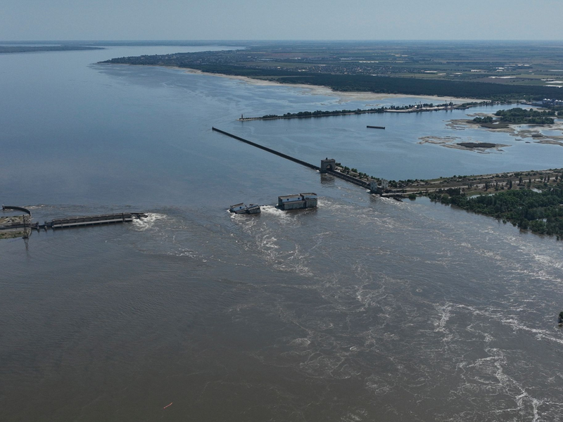Nach der Zerstörung des Kachowka-Staudamms im Kriegsgebiet im Süden der Ukraine können sich die Böden auch wieder erholen, so ein Experte. - Foto: Stringer/AP/dpa