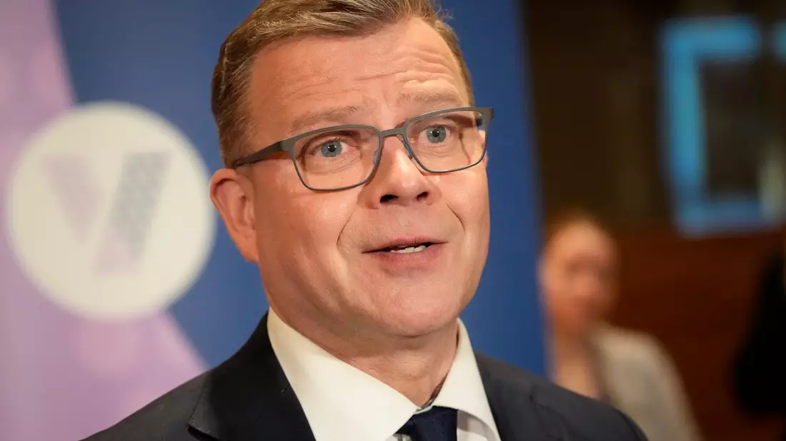 Finnischer Wahlsieger Petteri Orpo wird Nachfolgerin von Sanna Marin. - Bild: Sergei Grits/AP/dpa
