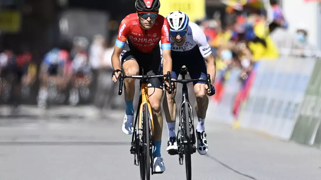 Gino Mäder (hier bei der Tour de Suisse 2021) erlag seinen schweren Verletzungen bei der Schweiz-Rundfahrt. - Bild: Urs Flueeler/KEYSTONE/dpa