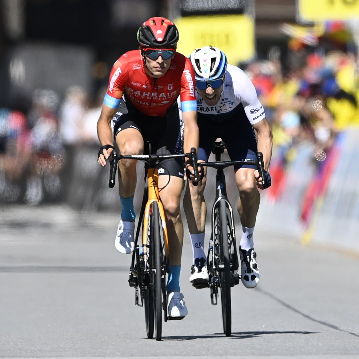 Gino Mäder (hier bei der Tour de Suisse 2021) erlag seinen schweren Verletzungen bei der Schweiz-Rundfahrt. - Foto: Urs Flueeler/KEYSTONE/dpa
