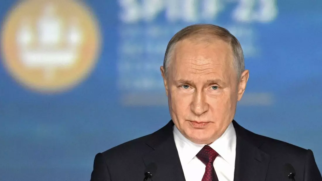 Russlands Präsident Wladimir Putin spricht auf dem Petersburger Wirtschaftsforum. - Bild: Pavel Bednyakov/Photo host Agency RIA Novosti/AP/dpa