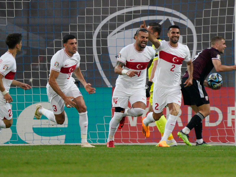 Gegen Lettland gewann die Türkei in Riga in letzter Minute mit 3:2 (1:0). - Foto: Roman Koksarov/AP/dpa