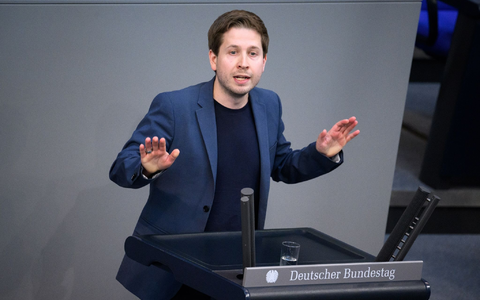 «Ziel muss es sein, die Wohngemeinnützigkeit noch in diesem Jahr zu reaktivieren», sagt Kevin Kühnert (SPD). - Foto: Bernd von Jutrczenka/dpa