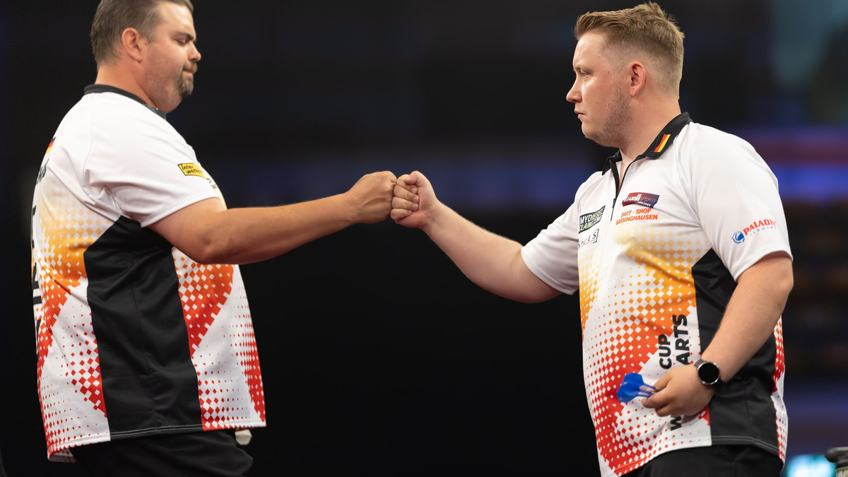 Das deutsche Duo Martin Schindler (r.) und Gabriel Clemens sind ins WM-Viertelfinale eingezogen. - Foto: Jürgen Kessler/dpa