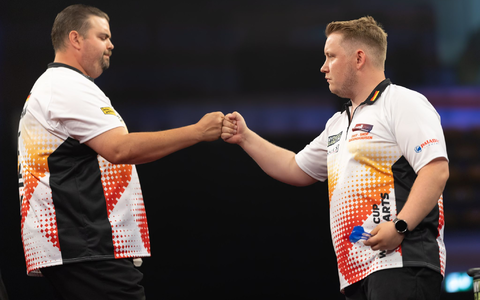 Das deutsche Duo Martin Schindler (r.) und Gabriel Clemens sind ins WM-Viertelfinale eingezogen. - Foto: Jürgen Kessler/dpa