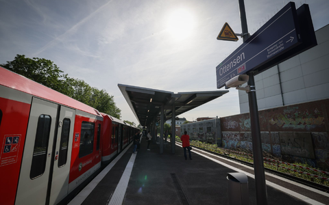 Ein neuer Bahnsteig in Hamburg-Ottensen. Bei kniffligen Entscheidunge kann Künstliche Intelligenz helfen. - Foto: Christian Charisius/dpa