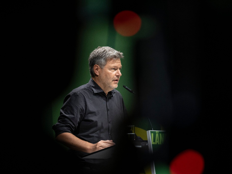 Wirtschaftsminister Robert Habeck spricht auf dem Länderrat der Grünen im hessischen Bad Vilbel. - Foto: Boris Roessler/dpa