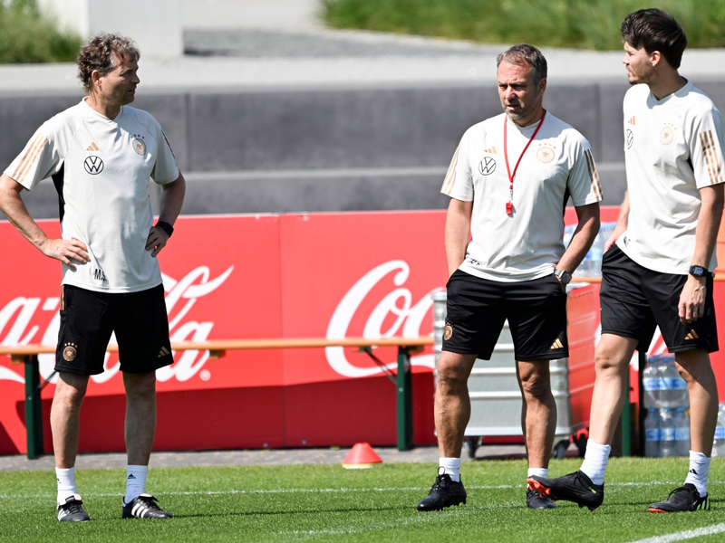Die deutschen Frauen sind nach ihrem Sieg gegen die Niederlande bei Olympia dabei. - Foto: Federico Gambarini/dpa