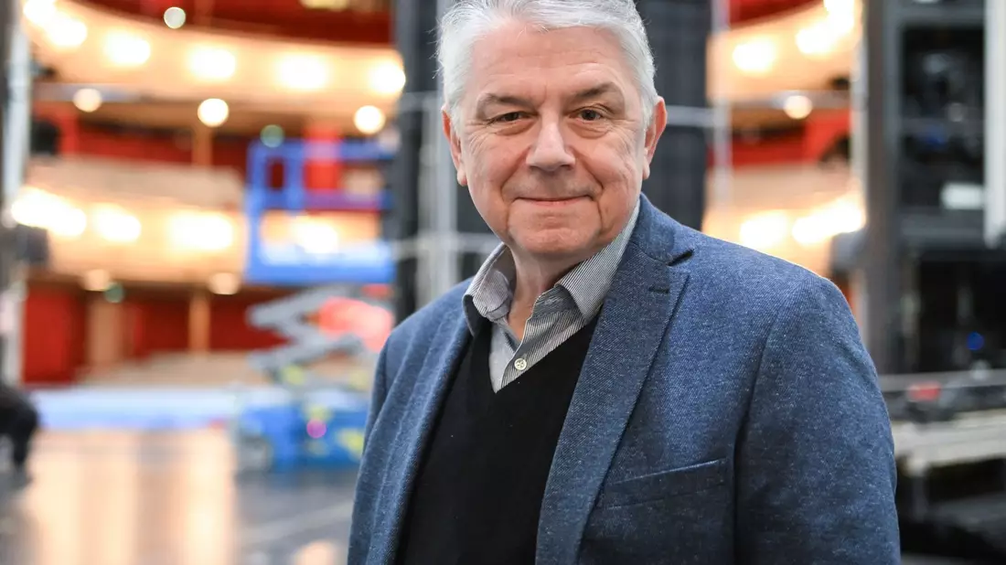 Ulrich Khuon verlässt das Deutsche Theater in Berlin. - Bild: Jens Kalaene/dpa