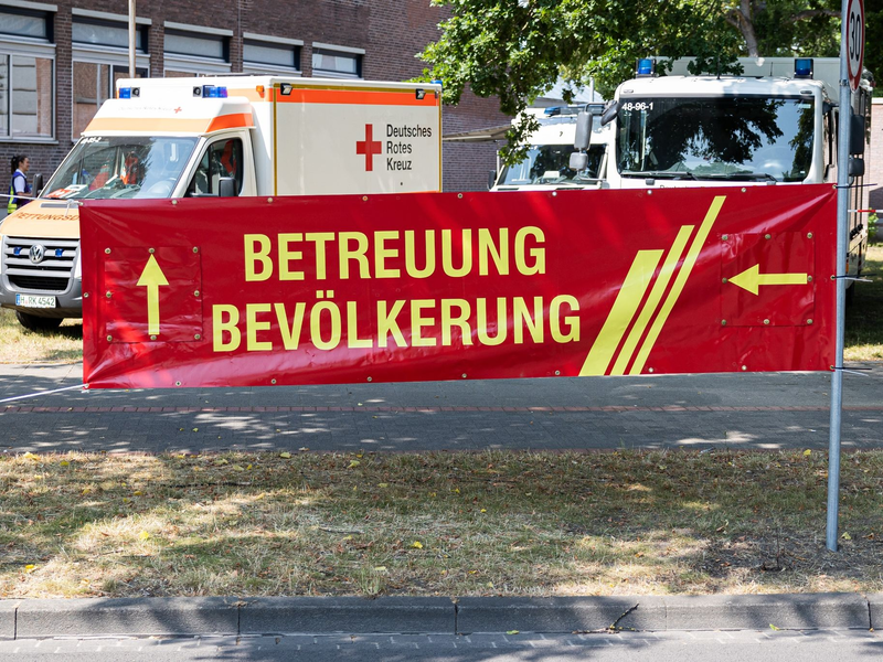 Rund 8000 Menschen mussten für die Sprengung ihre Wohnungen verlassen. - Foto: Michael Matthey/dpa