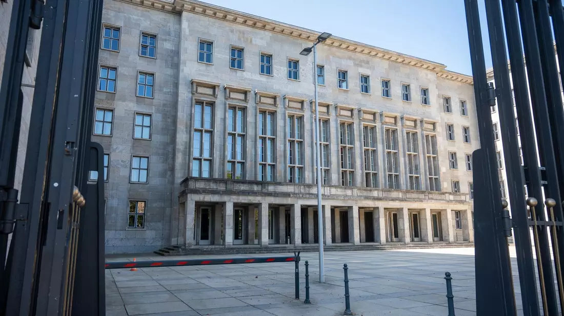 Nach dem Haushalts-Urteil des Bundesverfassungsgericht hat das Finanzministerium zahlreiche Posten im Bundeshaushalt gesperrt. - Bild: Christophe Gateau/dpa