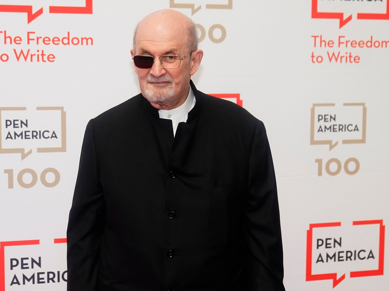 Der Schriftsteller Salman Rushdie im Mai 2023 in New York. - Foto: Frank Franklin II/AP/dpa