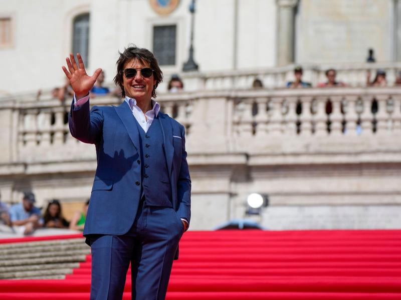 Roter Teppich, Spanische Treppe und Tom Cruise. - Foto: Alessandra Tarantino/AP/dpa