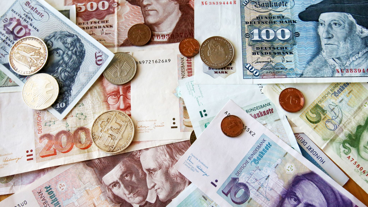 1948 wurde die D-Mark eingeführt. - Foto: Bernd Wüstneck/zb/dpa