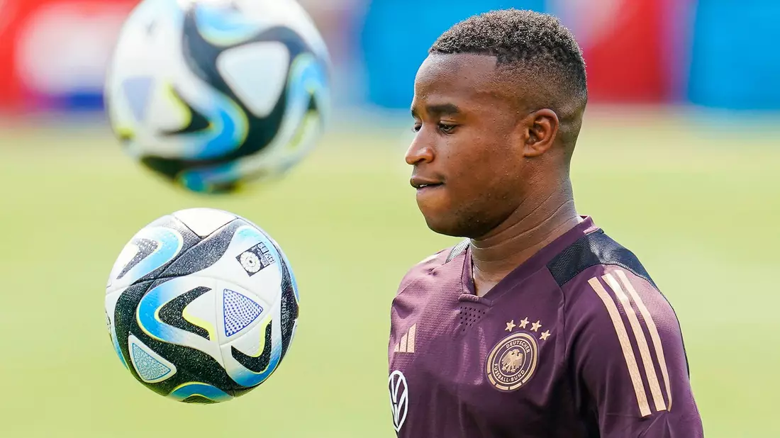 DFB-Stürmer Youssoufa Moukoko will sich bei der U21-EM präsentieren. - Bild: Uwe Anspach/dpa