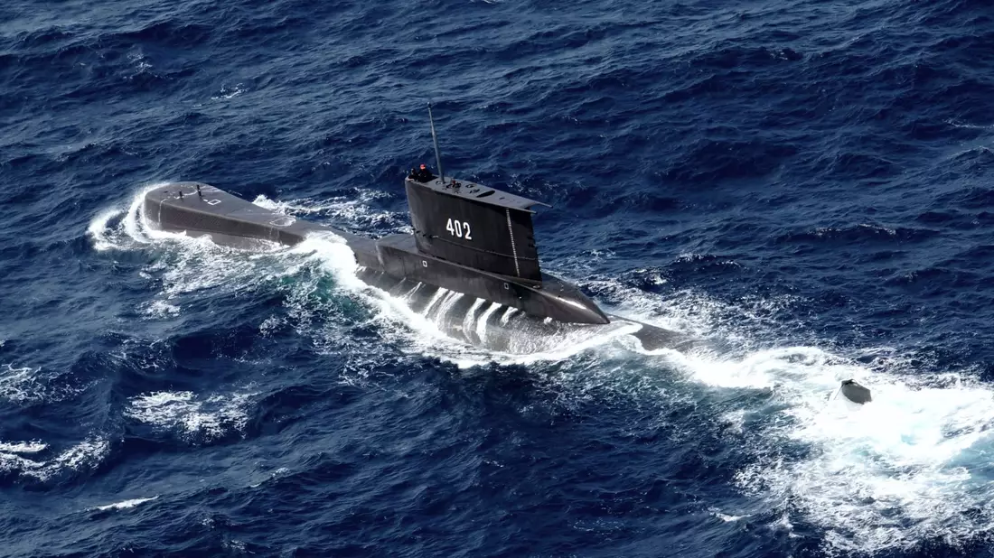 Das U-Boot KRI Nanggala der indonesischen Marine sank mit 53 Seeleuten an Bord. - Bild: Eric Ireng/AP/dpa