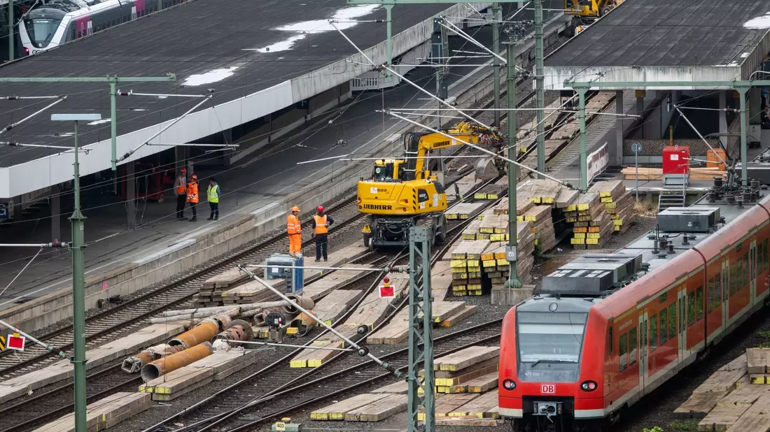 Das Netz der Bahn gilt als sanierungsbedürftig. - Bild: Cindy Riechau/dpa