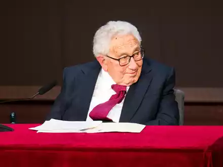 Henry Kissinger in Fürth. - Foto: Daniel Vogl/dpa