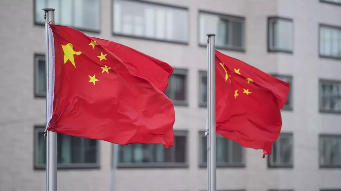 Die Politik und geopolitische Spannungen beeinträchtigen zunehmend das Geschäft mit China. - Bild: Marijan Murat/dpa